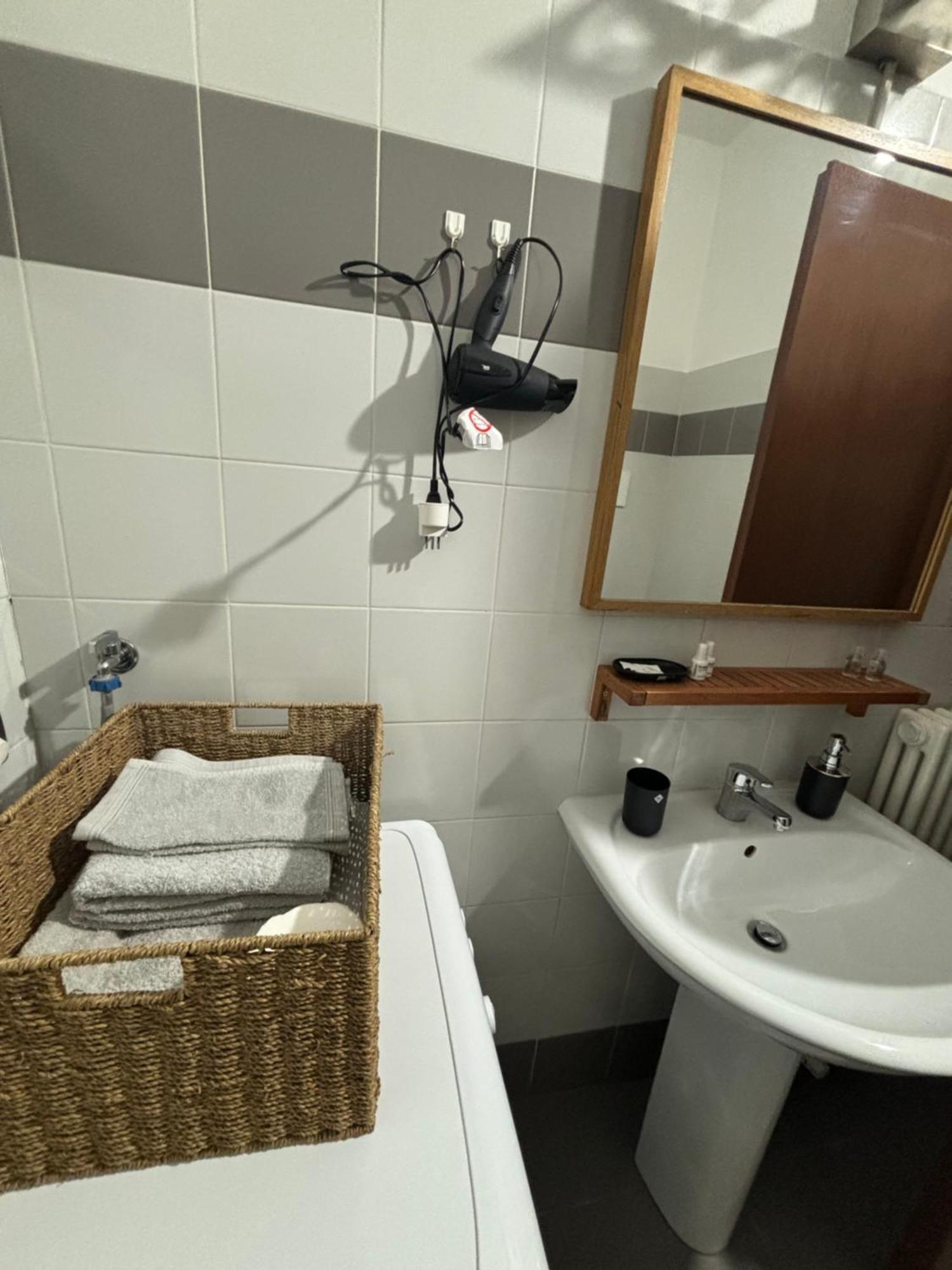 La Casa Di Ale Appartement Lecco Buitenkant foto